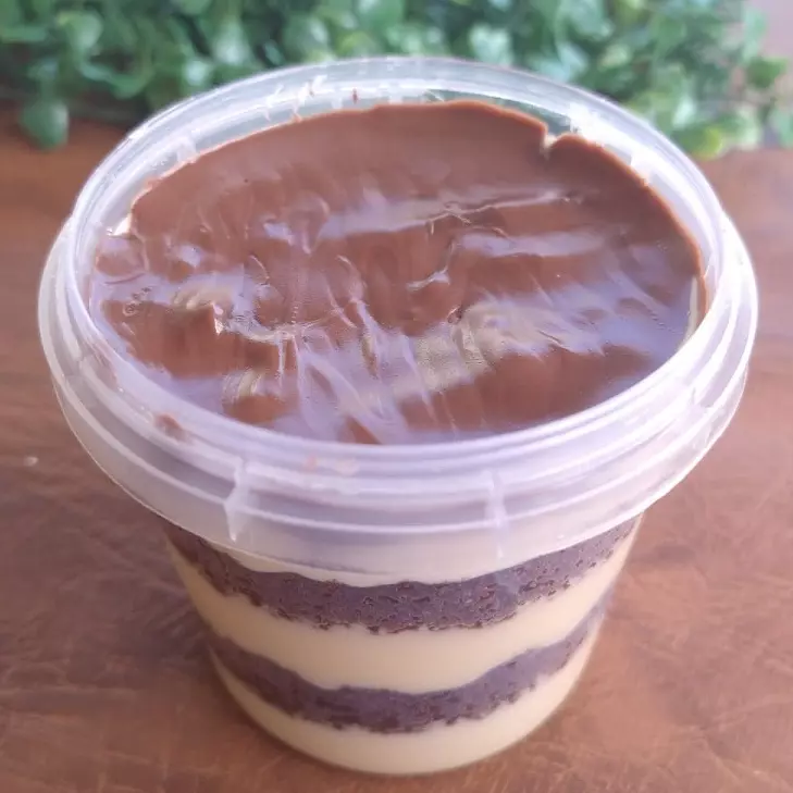 Bolo no pote de chocolate c/ ninho