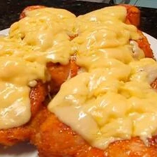Frango desossado com queijo petisco