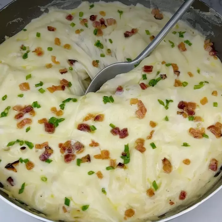 ESPAGUETE COM CREME BATATA CALABRESA