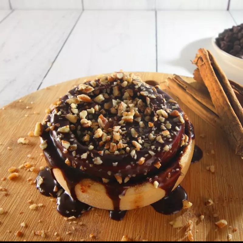 Chocolate Nuez Cinnamon Roll