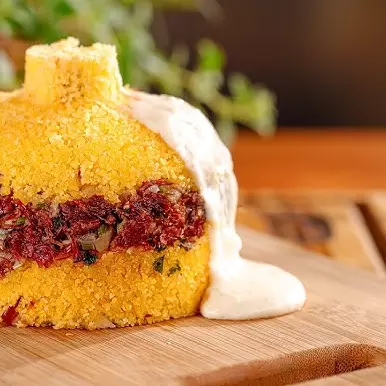 Cuscuz Carne seca e queijo