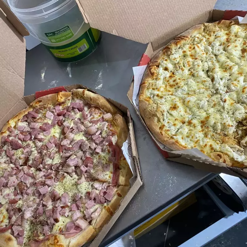 2 pizzas GG TRADICIONAL+ 1 KUAT 2L