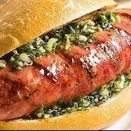 Choripán con Chimichurri Argentino