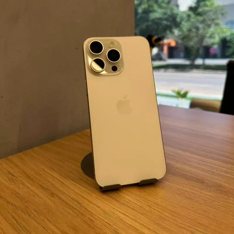15 PRO MAX 256GB BRANCO TITÂNIO