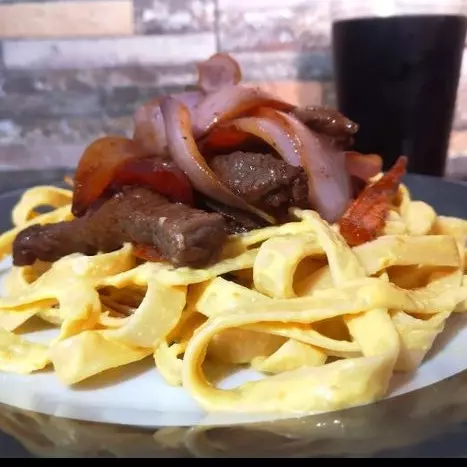 Fetucchini a lo Alfredo con Lomo