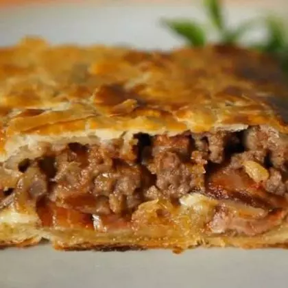 PASTELITO DE HOJALDRE DE CARNE