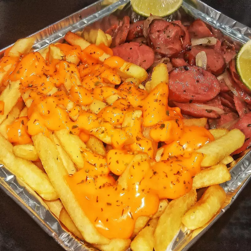 Batata Frita c/Cheddar e Calabresa