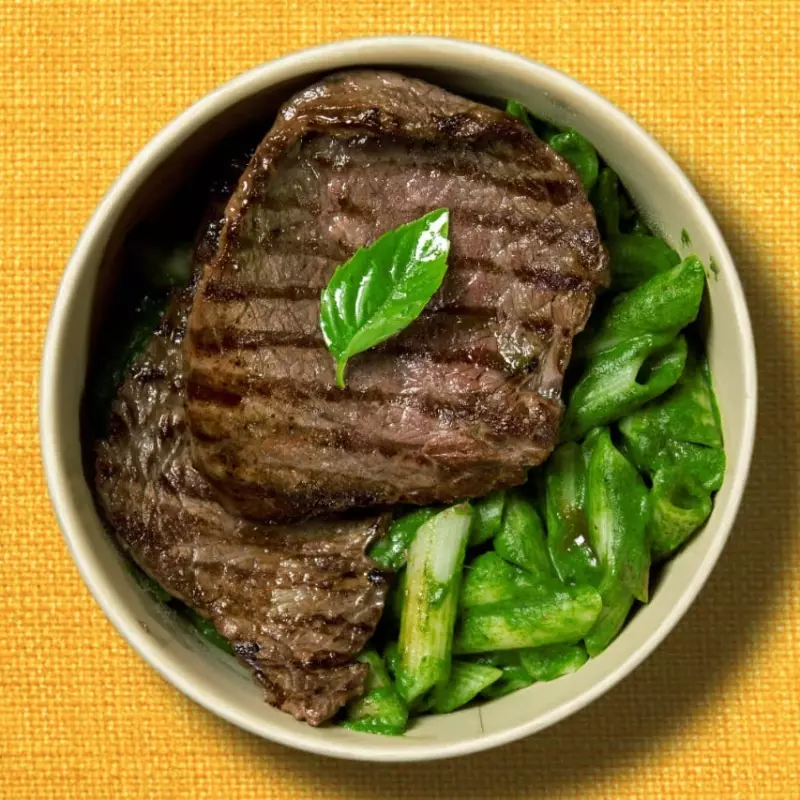 Pasta al Pesto con Lomo Fino