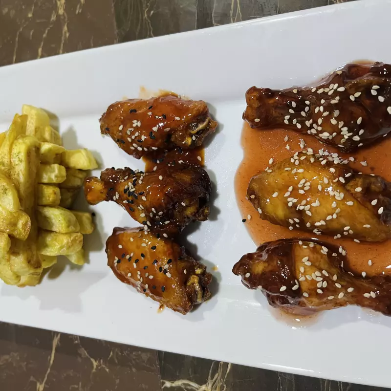 6 PIEZAS + PAPAS FRITAS