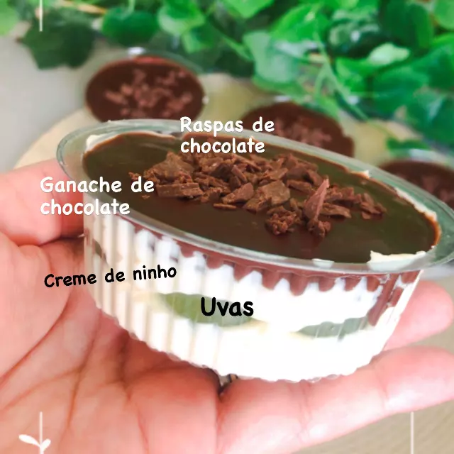 Bombom gelado de uva