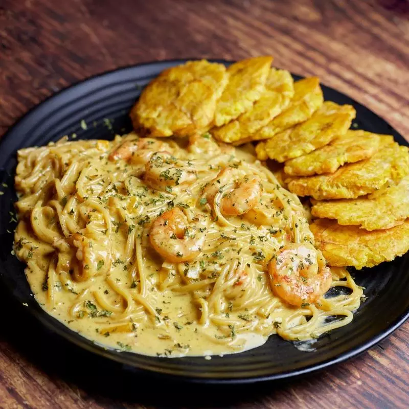 PASTA CON CAMARONES