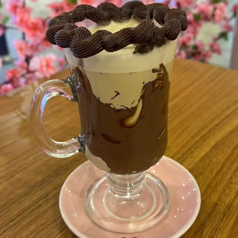 Capuccino quente com Nutella
