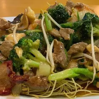 Tallarín con Chancho y Verduras