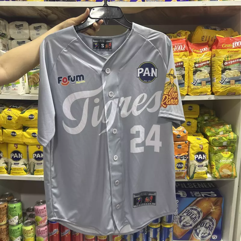 Camisa tigres gris nueva 25-26