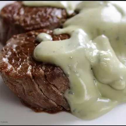 Filé mignon ao molho de 4 Queijo