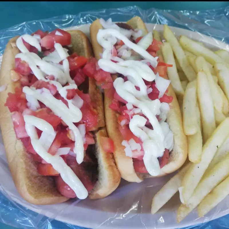 COMBO HOT-DOG CON BEBIDA