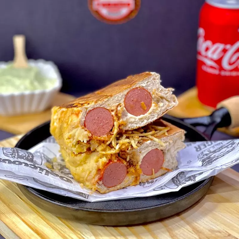 Dog prensado com 2 salsicha