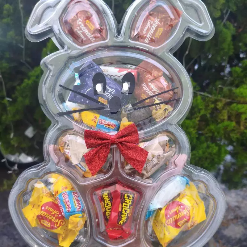 COELHO COM CHOCOLATES SORTIDOS