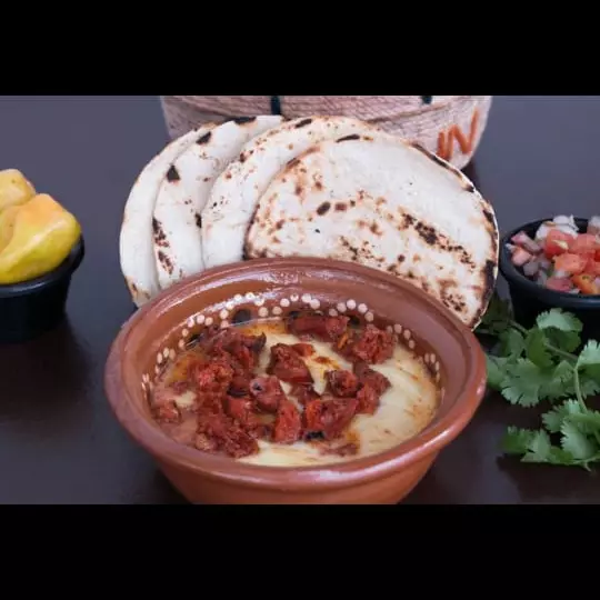 Queso fundido c/chorizo