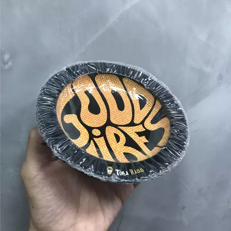 Cinzeiro metal Tóka Hauú