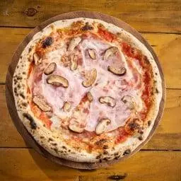 Pizza Regina