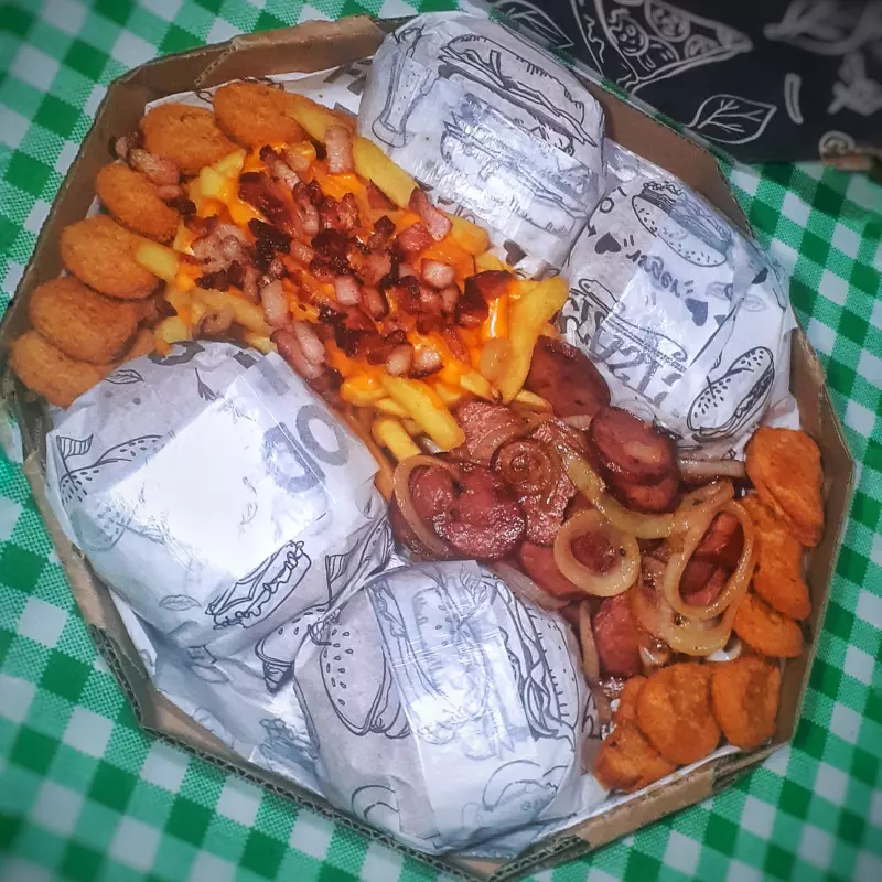 Caixa CF Fámilia Média 🍔🍟🥤