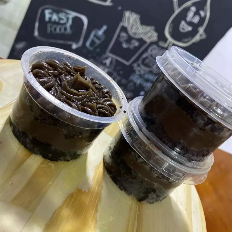 Bolo no pote Matilda.