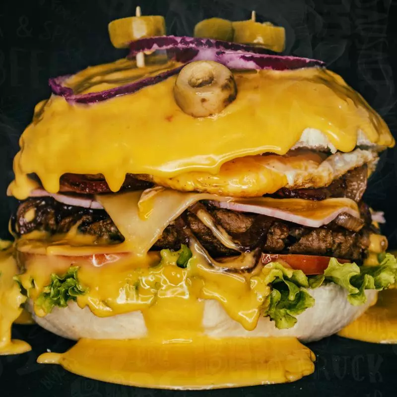 HBC (Hamburguesa Bacon Cheddar)