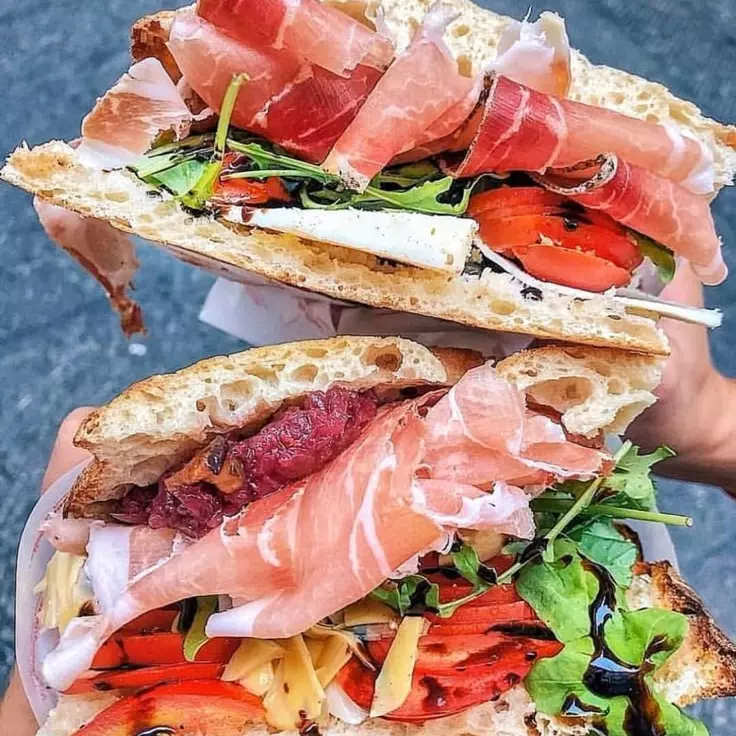 Sandwich Pizza de Jamon Serrano