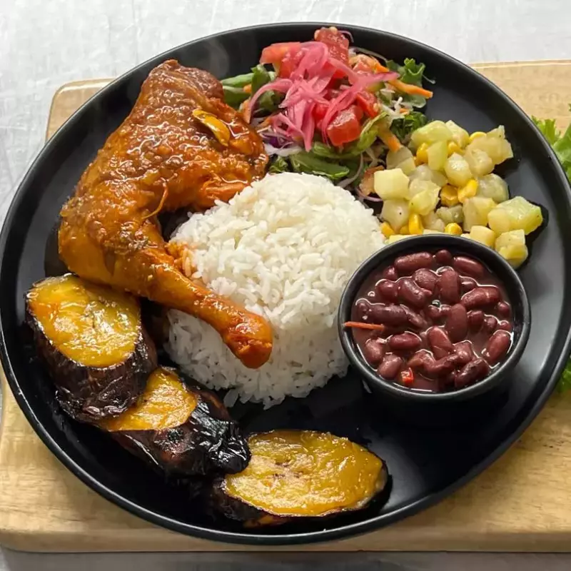 Gallina Achiotada / Rustic Chicken