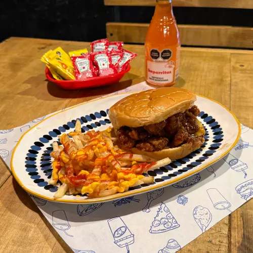 K´Burger con Papas a la Francesa