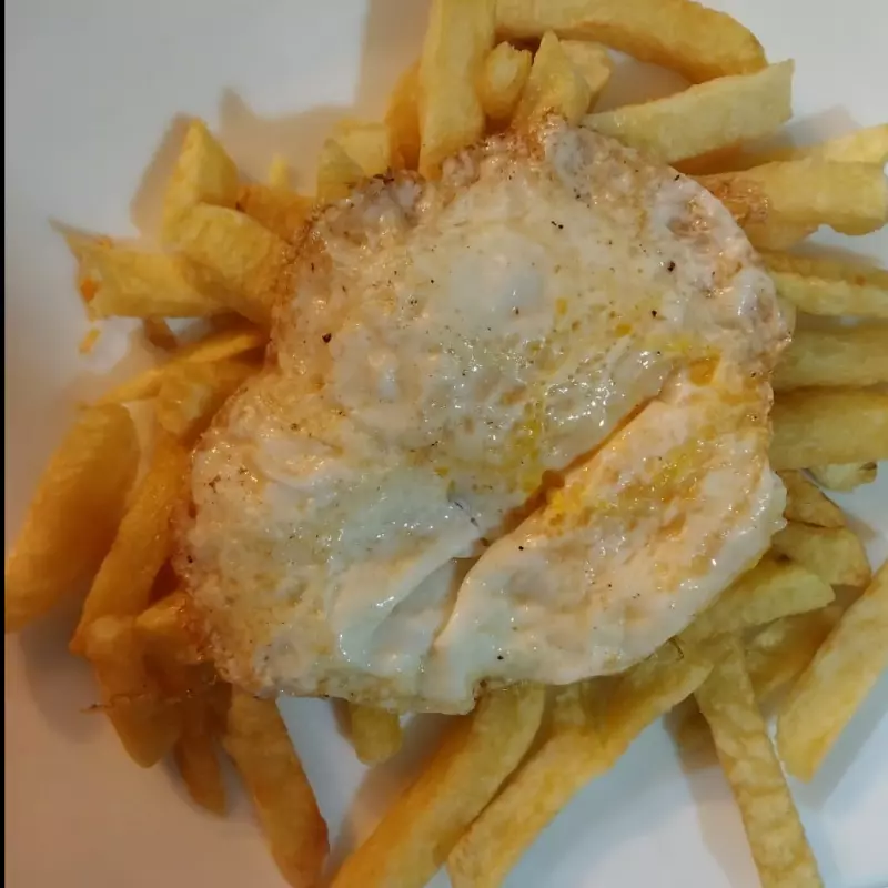 PAPAS CON HUEVO