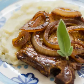 Bisteca Suína Acebolada