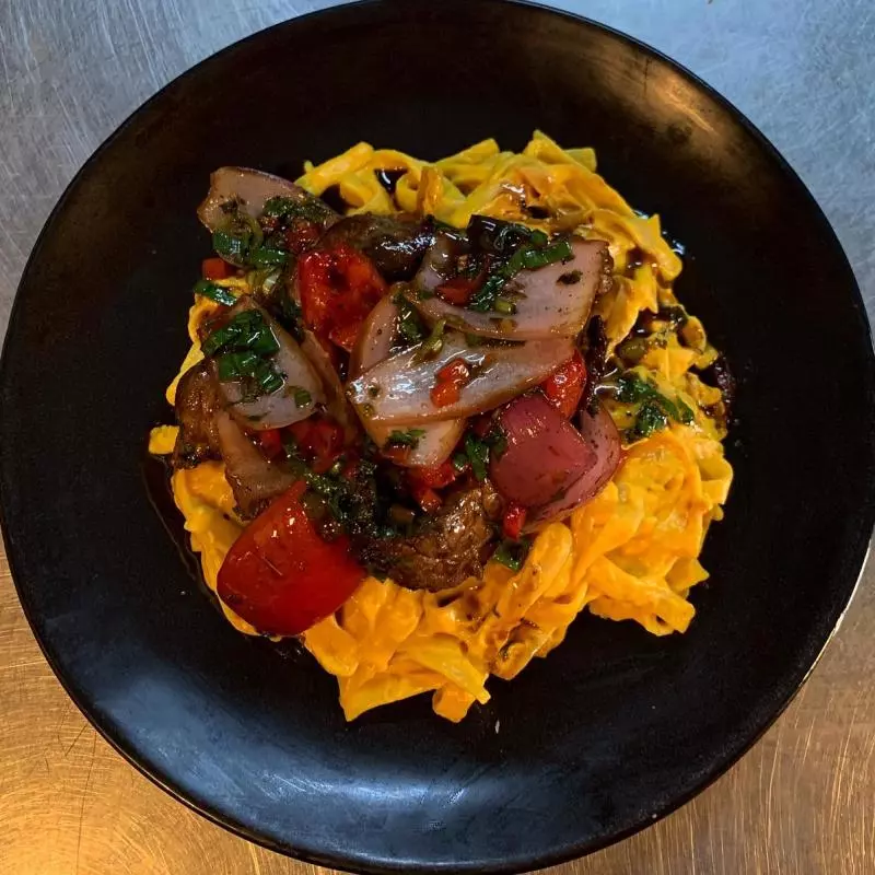 A LA HUANCAÍNA CON LOMO SALTADO
