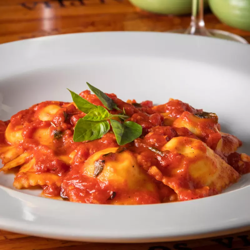 Ravioli de Mussarela e Manjericão