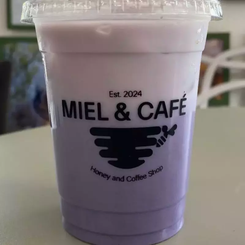 Taro latte frío