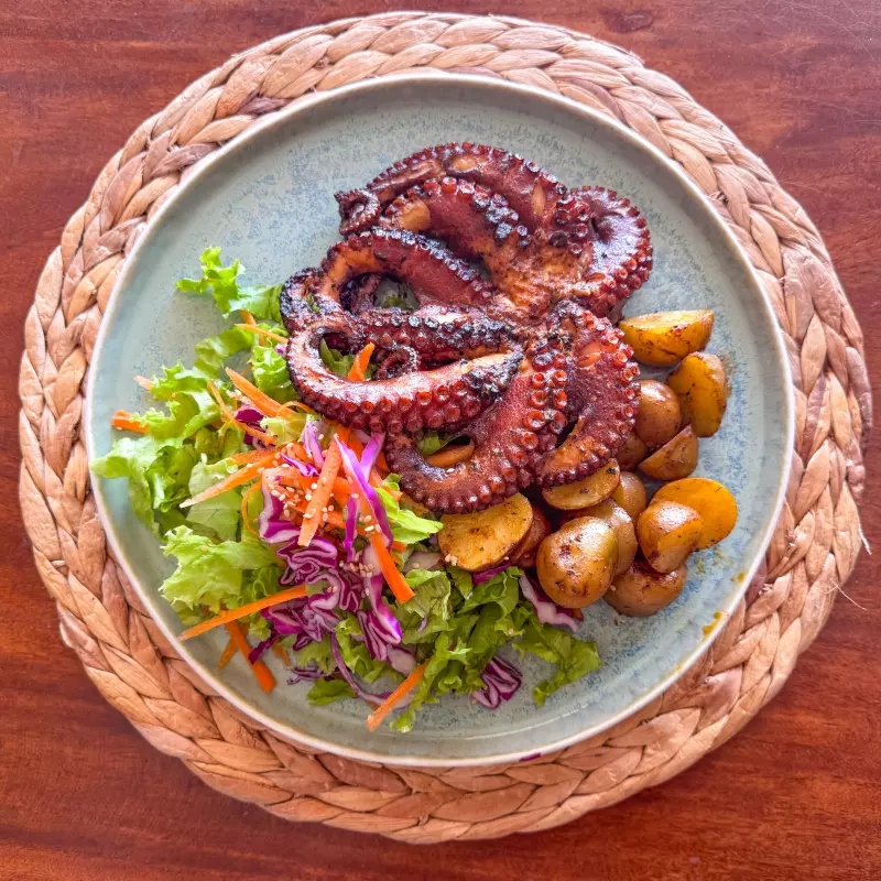 Pulpo anticuchero a la parilla