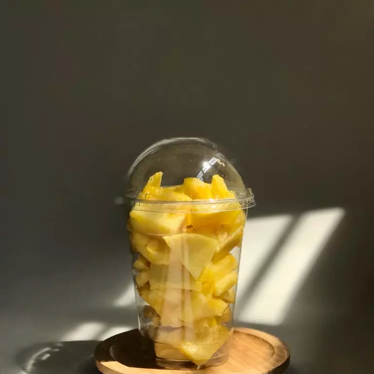 CAJA DE FRUTA VIXY, PIÑACAJA DE FRUTA VIXY, PIÑA