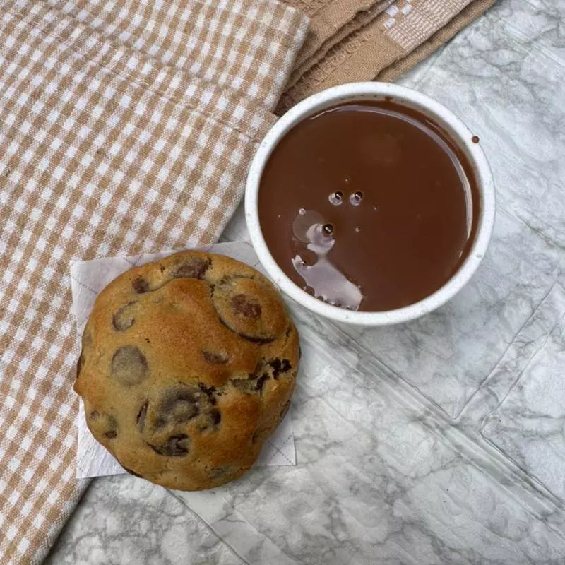 Cookie com Chocolate Quente