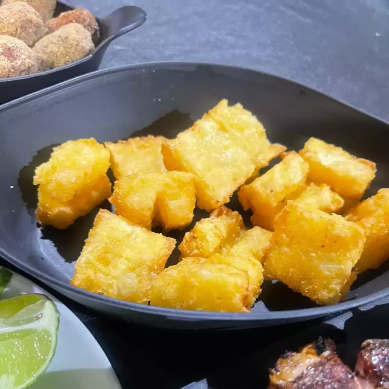 Mandioca Frita (serve 2 pessoas)