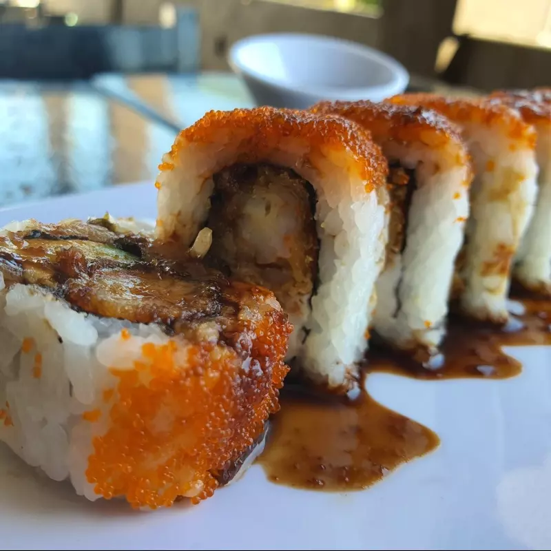 Masago Roll  12 piezas