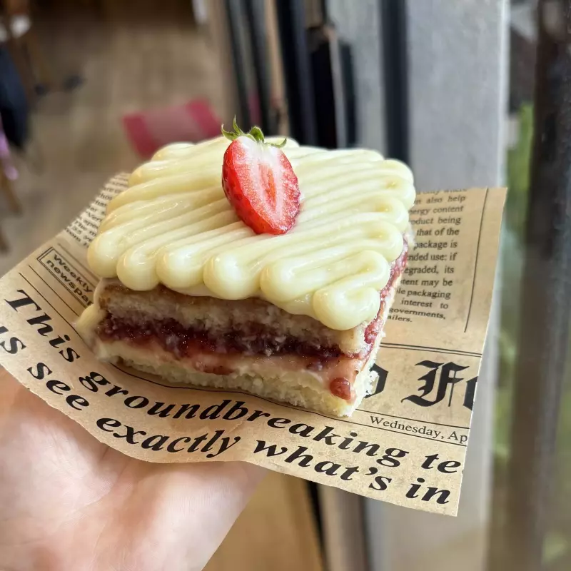 Fatia de ninho com morangos 260gr