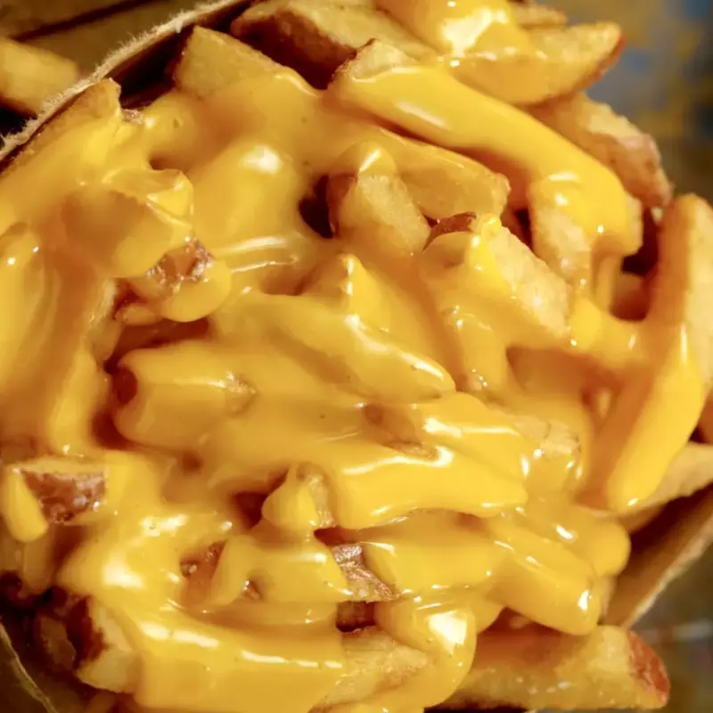 Orden de papas med con queso