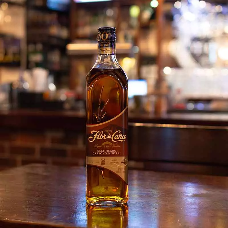 Trago de Flor de Caña 4 Años