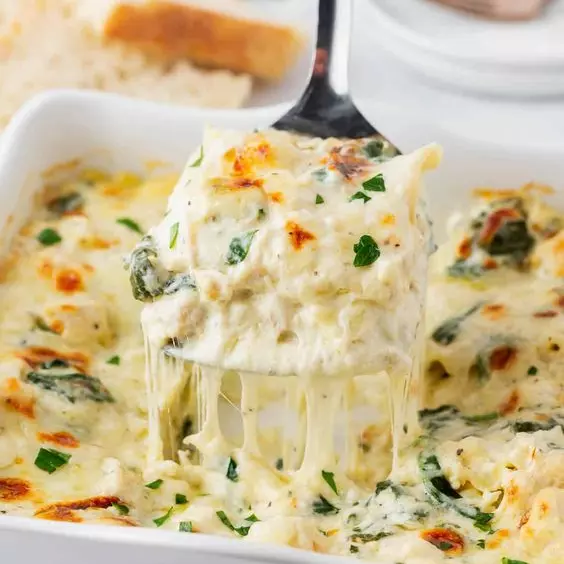 Lunes 6 Julio - Lasagna Alfredo