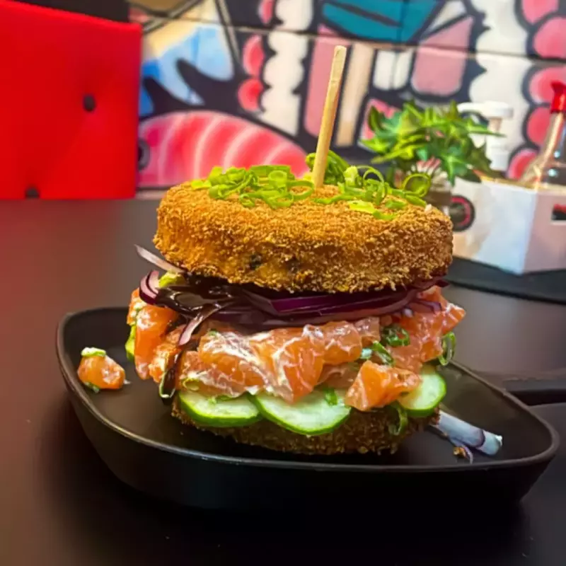 Burguer salmão cru