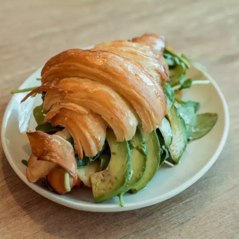 Croissant Relleno 02