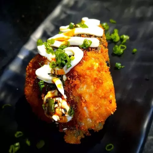 Temaki Holl