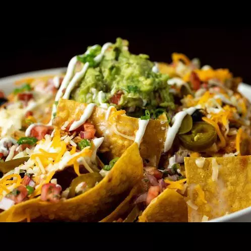 NACHOS CON QUESO