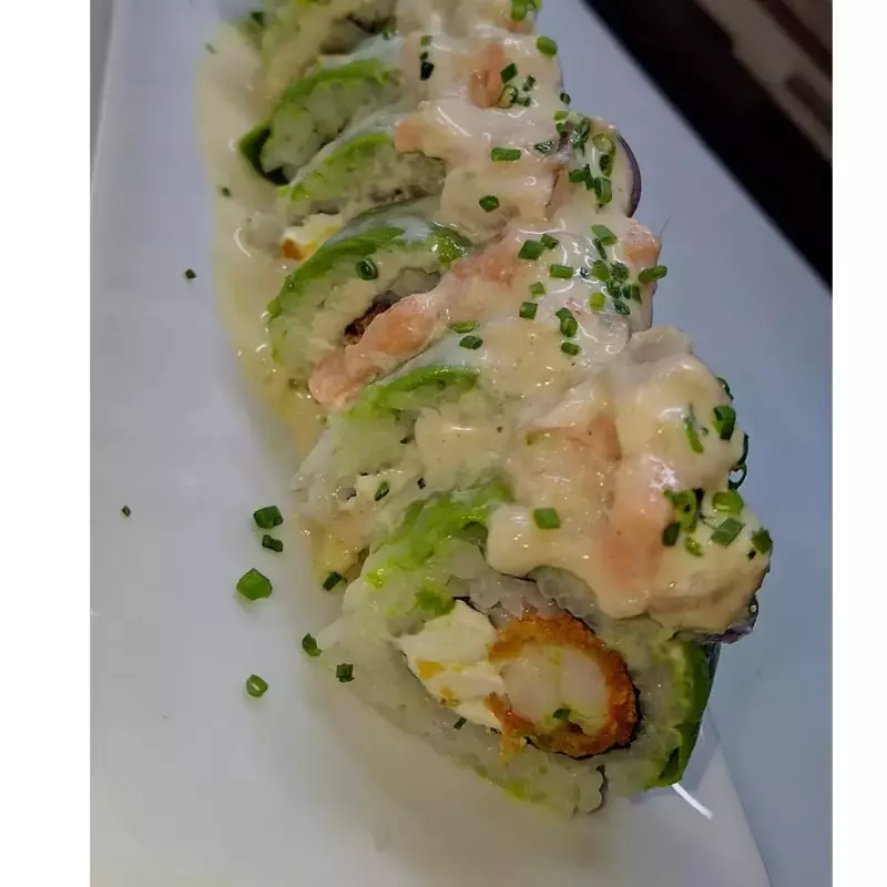 ROLL ACEVICHADO ENVUELTO EN PALTA